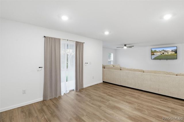 29 Hackberry Drive, Homosassa, FL 34446