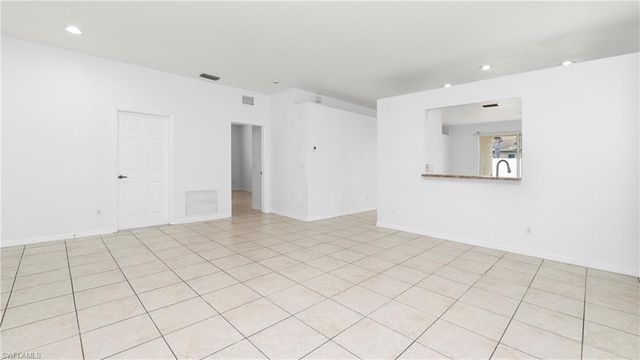 7947 Terrace Ridge DR, Temple Terrace, FL 33637