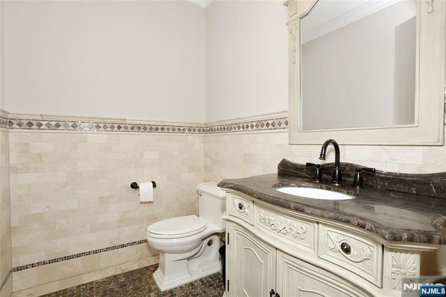 3 London Court, Woodcliff Lake, NJ 07677