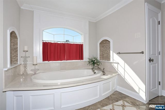 3 London Court, Woodcliff Lake, NJ 07677