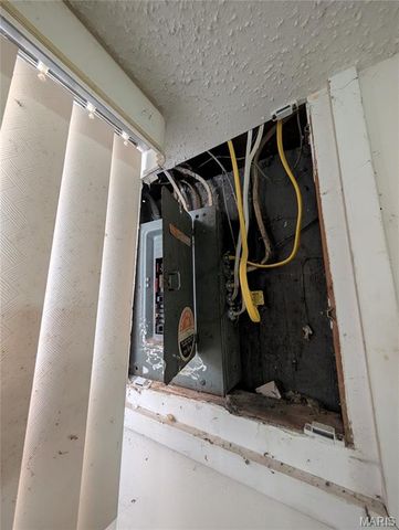 10316 Royal Drive, Moline Acres, MO 63136