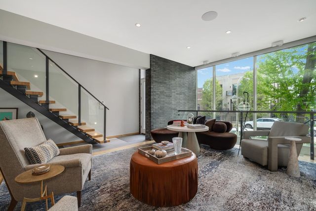 1756 W Wabansia Avenue, Chicago, IL 60622