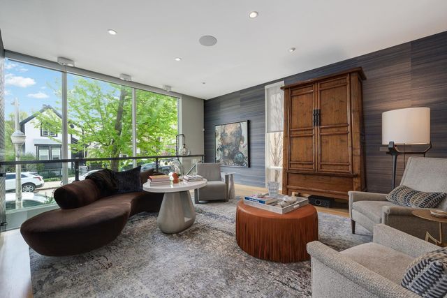 1756 W Wabansia Avenue, Chicago, IL 60622