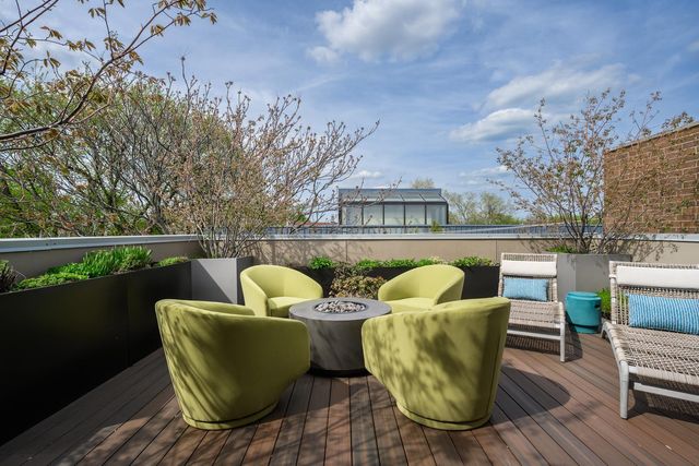 1756 W Wabansia Avenue, Chicago, IL 60622