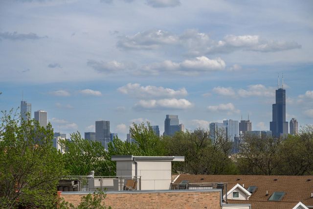 1756 W Wabansia Avenue, Chicago, IL 60622