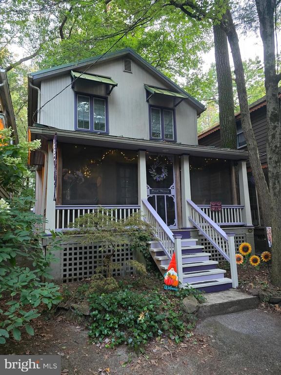 207 WEAVER AVE AVE, Mount Gretna, PA 17064