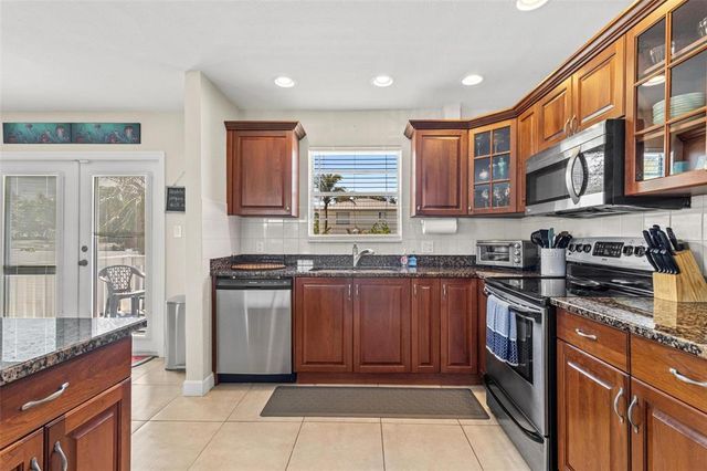 8517 43RD AVENUE W, Bradenton, FL 34209