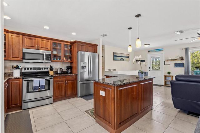 8517 43RD AVENUE W, Bradenton, FL 34209