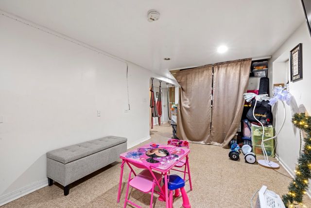 5349 W Fletcher Street, Chicago, IL 60641