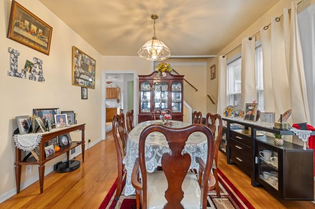5349 W Fletcher Street, Chicago, IL 60641