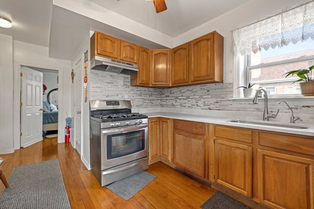 5349 W Fletcher Street, Chicago, IL 60641
