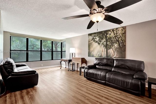 2908 S Carambola Cir S 106, Coconut Creek, FL 33066