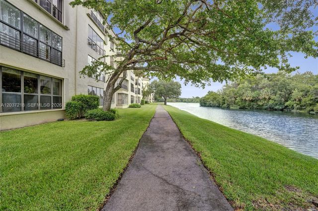2908 S Carambola Cir S 106, Coconut Creek, FL 33066