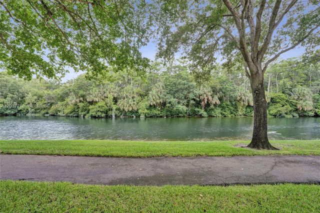 2908 S Carambola Cir S 106, Coconut Creek, FL 33066