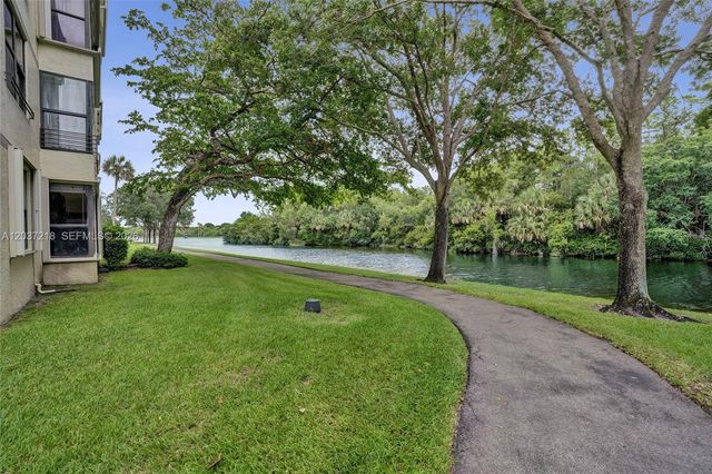2908 S Carambola Cir S 106, Coconut Creek, FL 33066