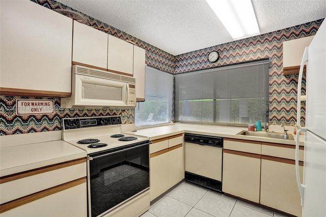2908 S Carambola Cir S 106, Coconut Creek, FL 33066