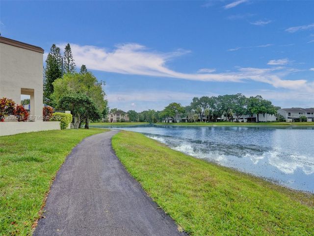 2908 S Carambola Cir S 106, Coconut Creek, FL 33066