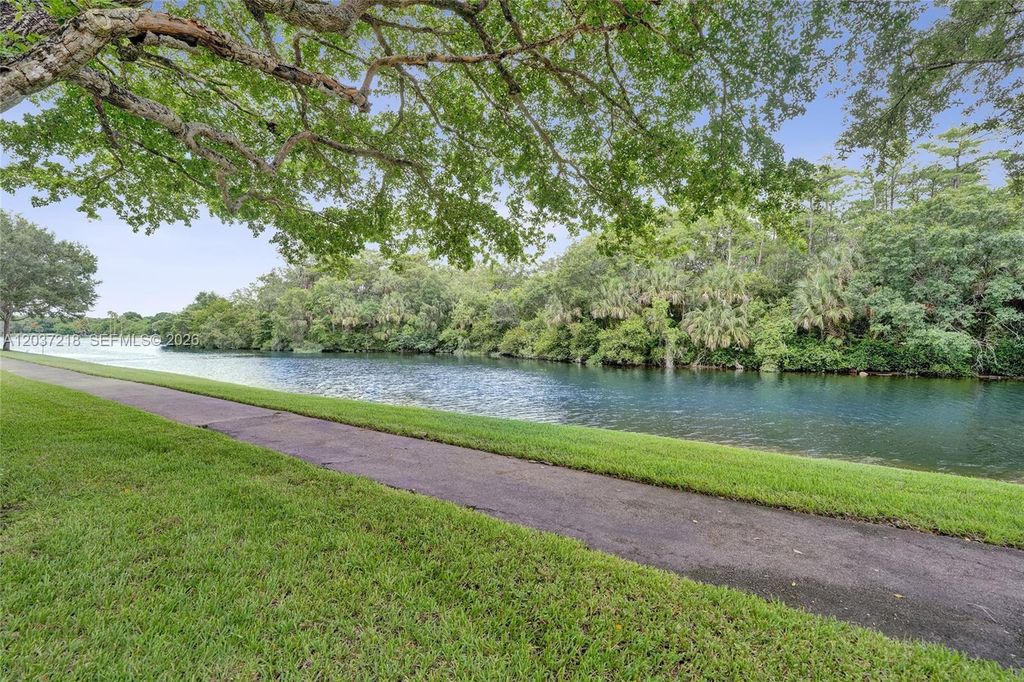 2908 S Carambola Cir S 106, Coconut Creek, FL 33066