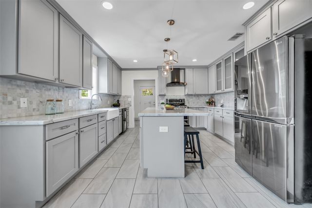 903 English Street, Houston, TX 77009