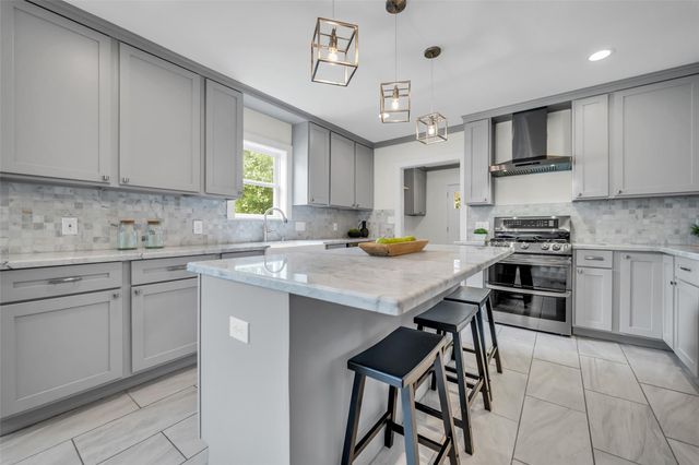 903 English Street, Houston, TX 77009