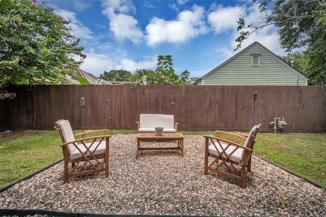 903 English Street, Houston, TX 77009