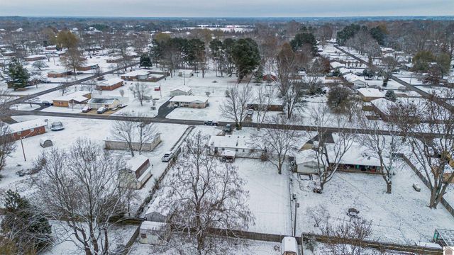 423 Mary Dr., Ledbetter, KY 42058