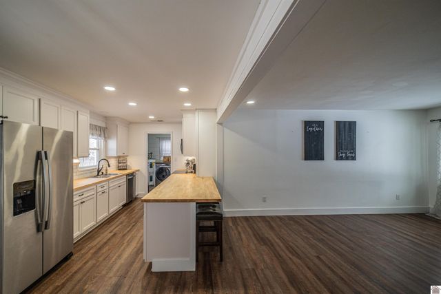 423 Mary Dr., Ledbetter, KY 42058