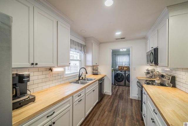 423 Mary Dr., Ledbetter, KY 42058