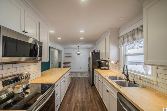 423 Mary Dr., Ledbetter, KY 42058