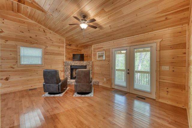 100 Fern Cove Lane, Murphy, NC 28906