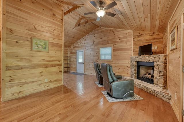 100 Fern Cove Lane, Murphy, NC 28906