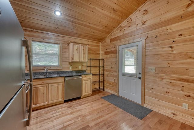 100 Fern Cove Lane, Murphy, NC 28906