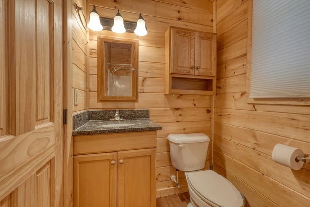 100 Fern Cove Lane, Murphy, NC 28906