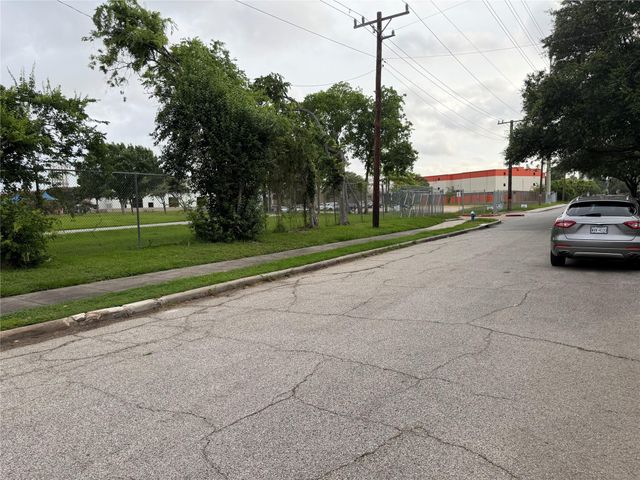 1537 Haddon Street, Houston, TX 77006