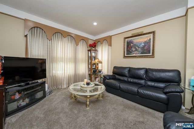 147 Claremont Avenue, Verona, NJ 07044