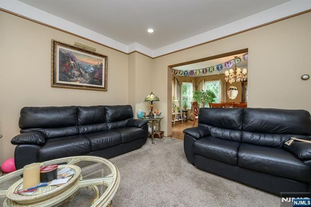 147 Claremont Avenue, Verona, NJ 07044