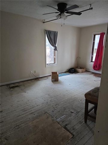 316 E 5th Street, Tonganoxie, KS 66086