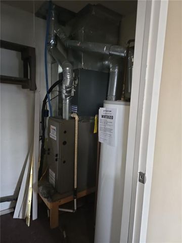 316 E 5th Street, Tonganoxie, KS 66086