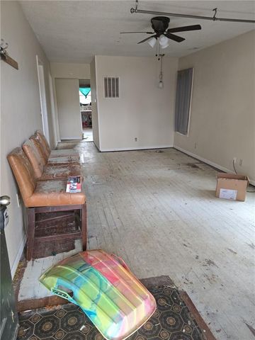 316 E 5th Street, Tonganoxie, KS 66086