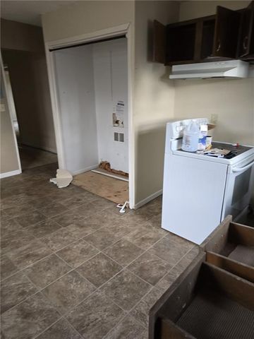 316 E 5th Street, Tonganoxie, KS 66086