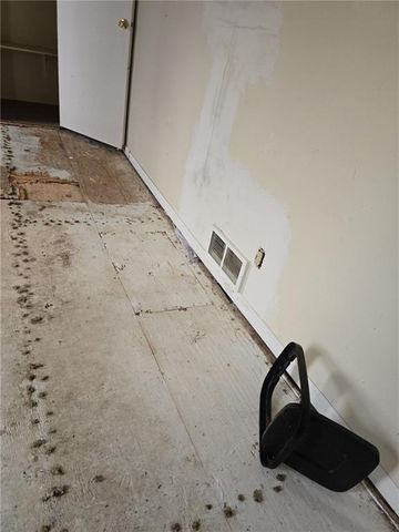 316 E 5th Street, Tonganoxie, KS 66086