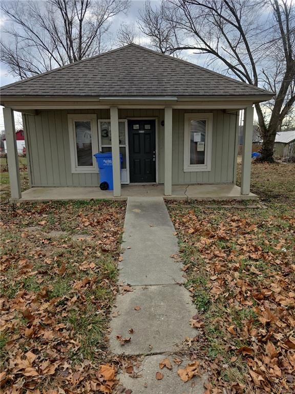 316 E 5th Street, Tonganoxie, KS 66086