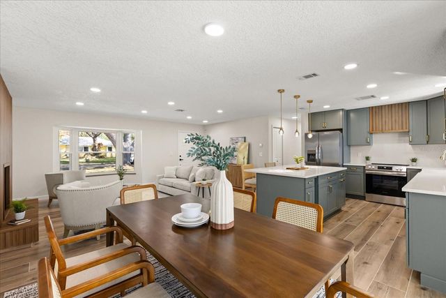 310 E GULLEY AVENUE, Oakland, FL 34760