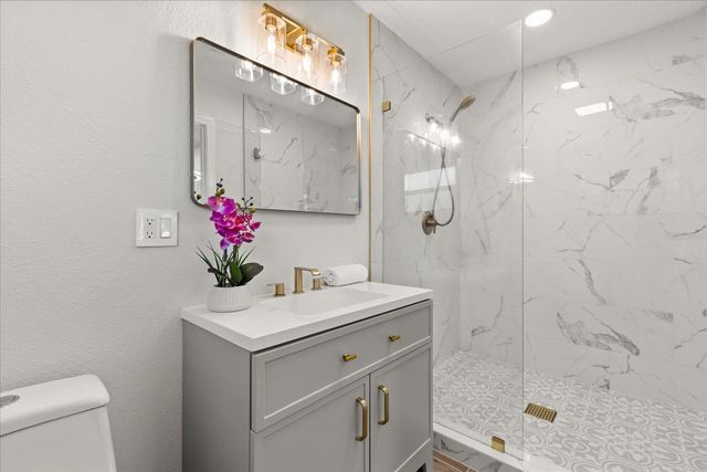 310 E GULLEY AVENUE, Oakland, FL 34760