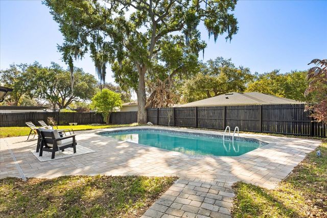 310 E GULLEY AVENUE, Oakland, FL 34760