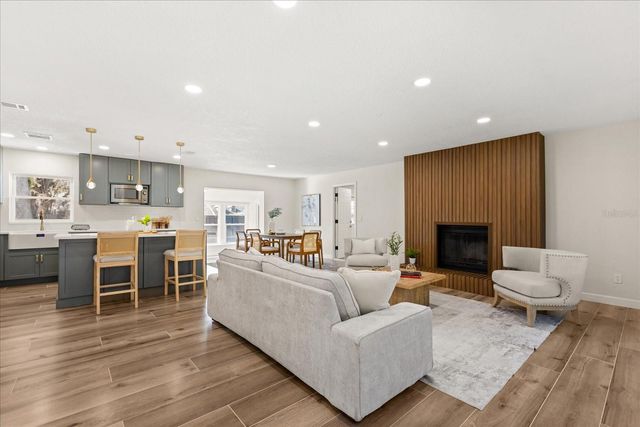 310 E GULLEY AVENUE, Oakland, FL 34760