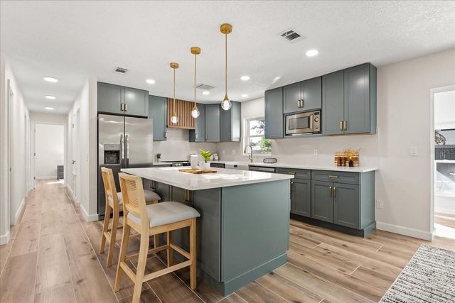 310 E GULLEY AVENUE, Oakland, FL 34760