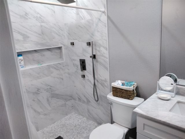 5036 Arbor Glen Road, The Colony, TX 75056