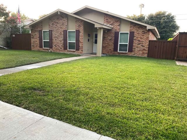 5036 Arbor Glen Road, The Colony, TX 75056