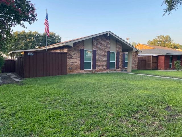 5036 Arbor Glen Road, The Colony, TX 75056